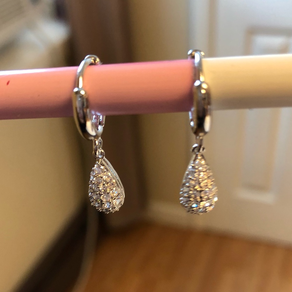 Silver Plated & CZirconia Drop earring